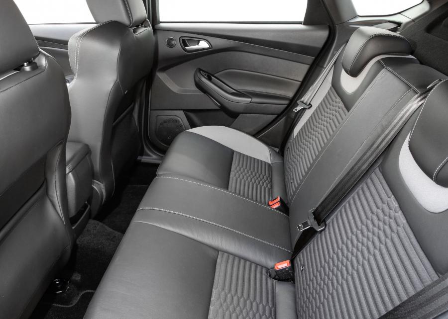  Ford Focus ST 2015 года  (AU) (фото 13 из 21)